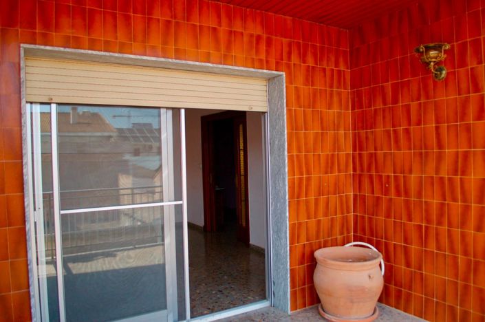 Image No.65-6 Bed House for sale