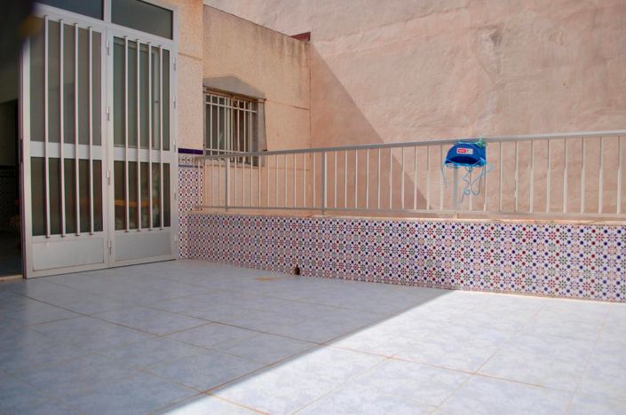 Image No.71-6 Bed House for sale