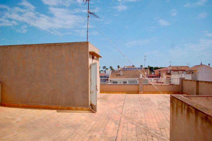 Image No.74-6 Bed House for sale