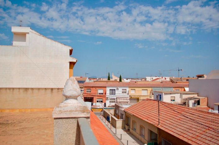 Image No.76-6 Bed House for sale