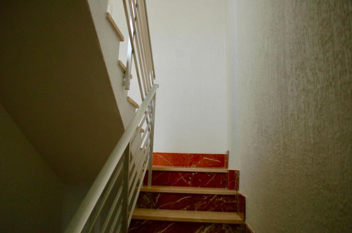 Image No.77-6 Bed House for sale