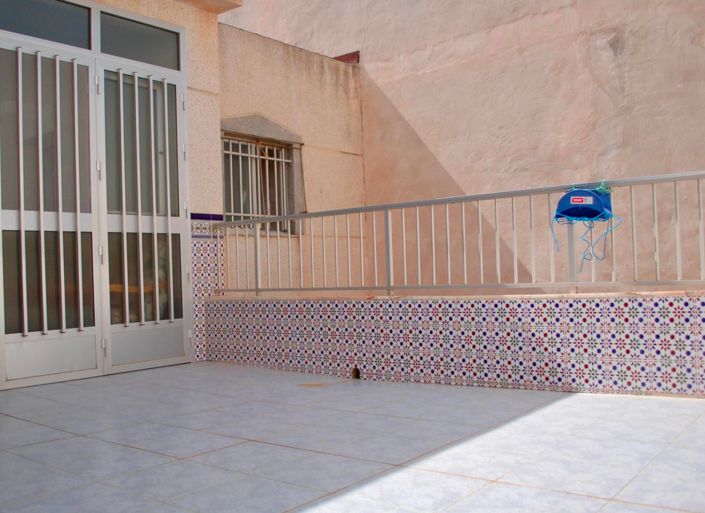 Image No.78-6 Bed House for sale