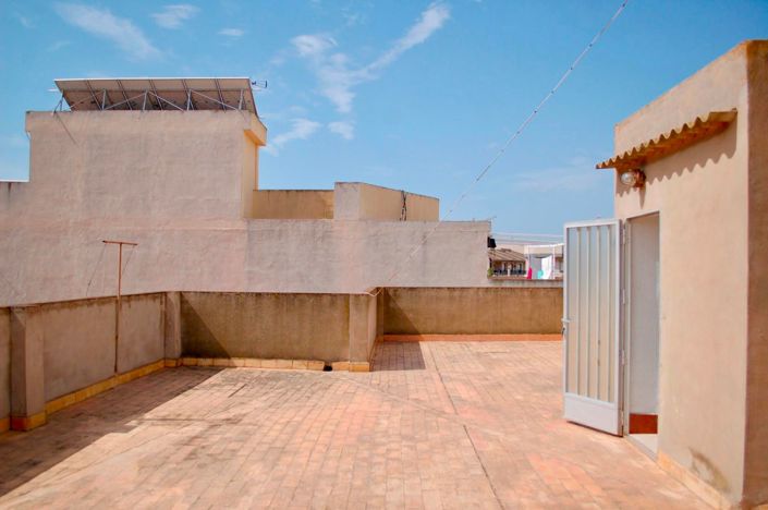 Image No.81-6 Bed House for sale