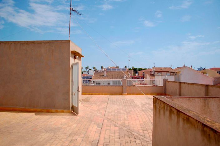 Image No.82-6 Bed House for sale