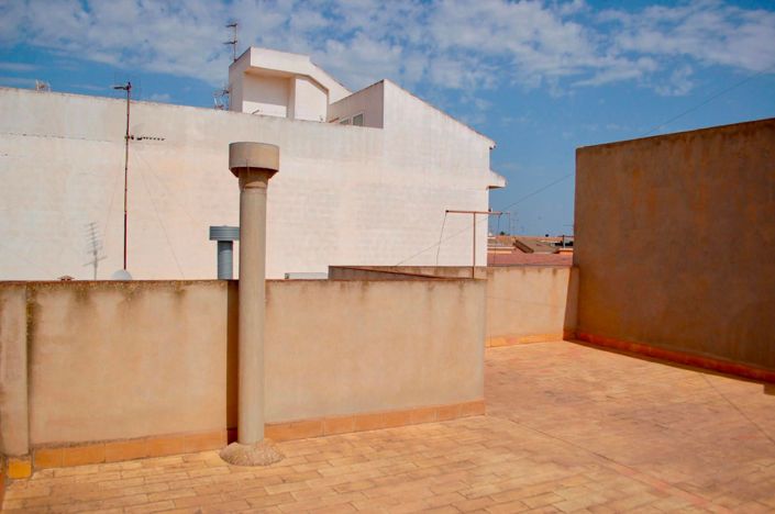 Image No.84-6 Bed House for sale