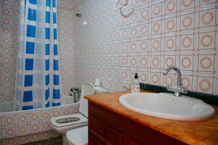 Image No.86-6 Bed House for sale