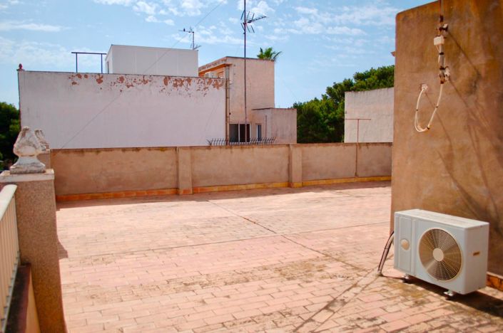 Image No.87-6 Bed House for sale