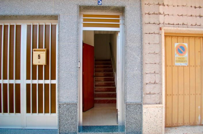 Image No.9-6 Bed House for sale