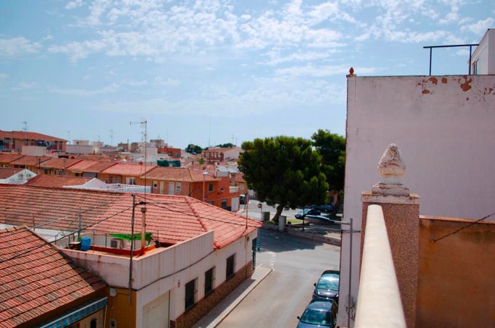 Image No.91-6 Bed House for sale