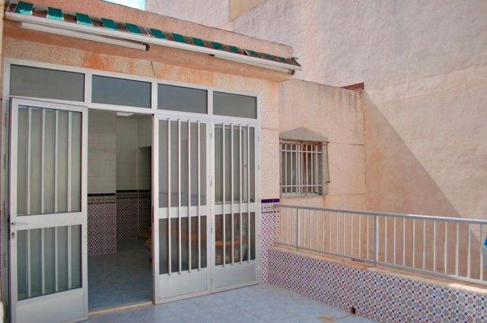 Image No.92-6 Bed House for sale