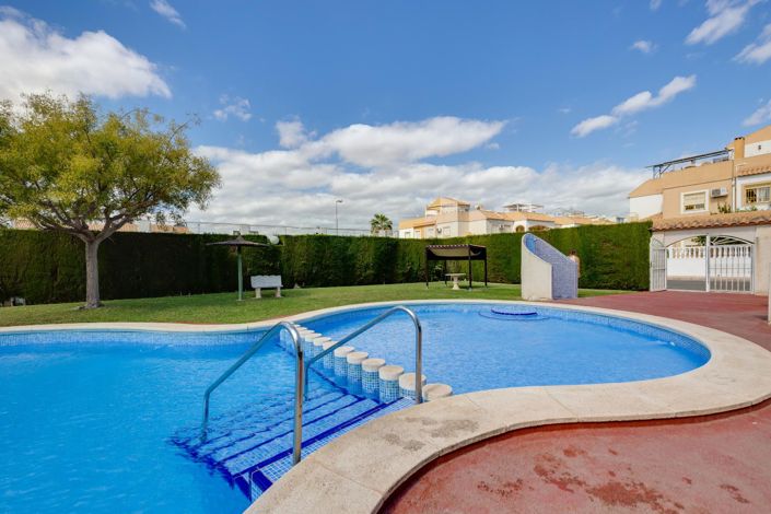 Image No.40-2 Bed Bungalow for sale