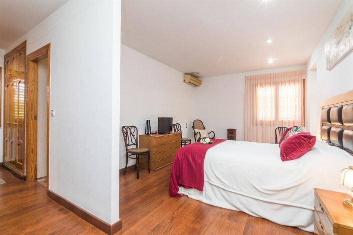 Image No.25-5 Bed Villa for sale