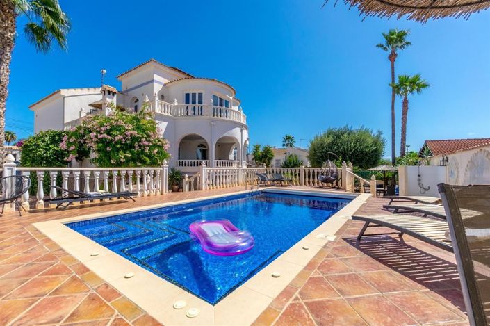 Image No.1-5 Bed Villa for sale