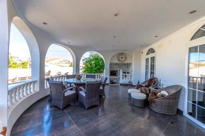 Image No.12-5 Bed Villa for sale