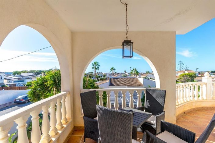 Image No.17-5 Bed Villa for sale