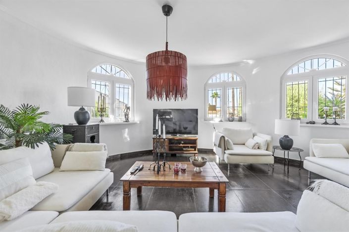 Image No.2-5 Bed Villa for sale