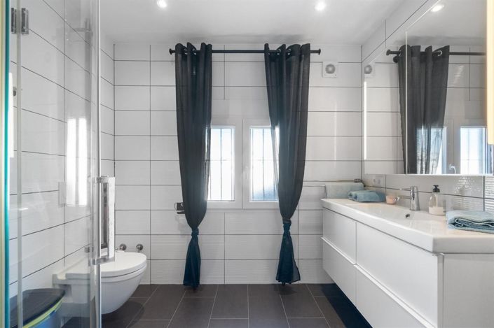 Image No.26-5 Bed Villa for sale