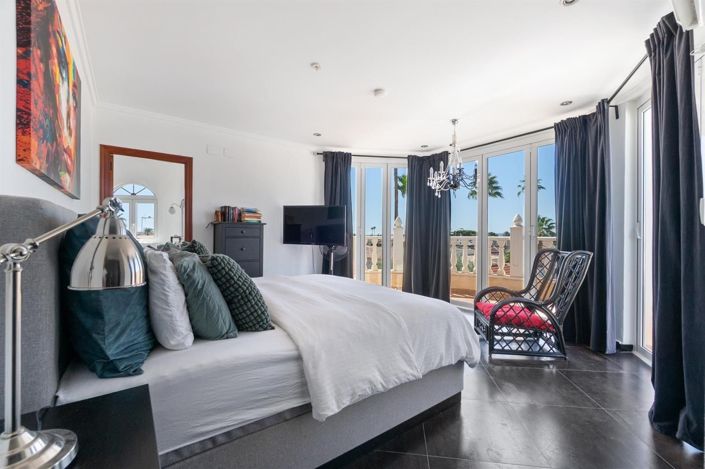 Image No.30-5 Bed Villa for sale