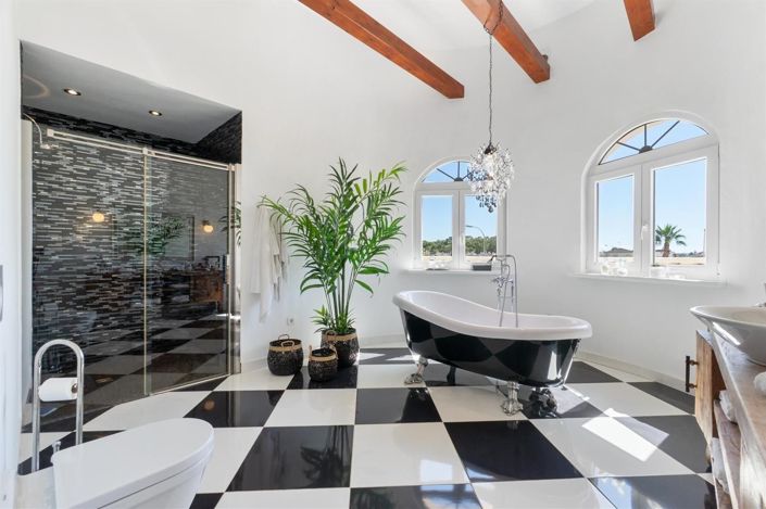 Image No.34-5 Bed Villa for sale