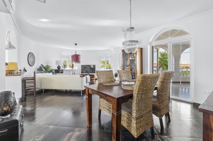 Image No.8-5 Bed Villa for sale