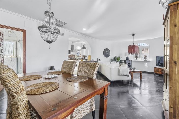 Image No.9-5 Bed Villa for sale