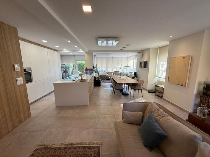 Image No.7-Villa for sale