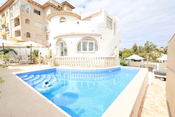 Image No.1-Villa de 4 chambres à vendre à Orihuela Costa