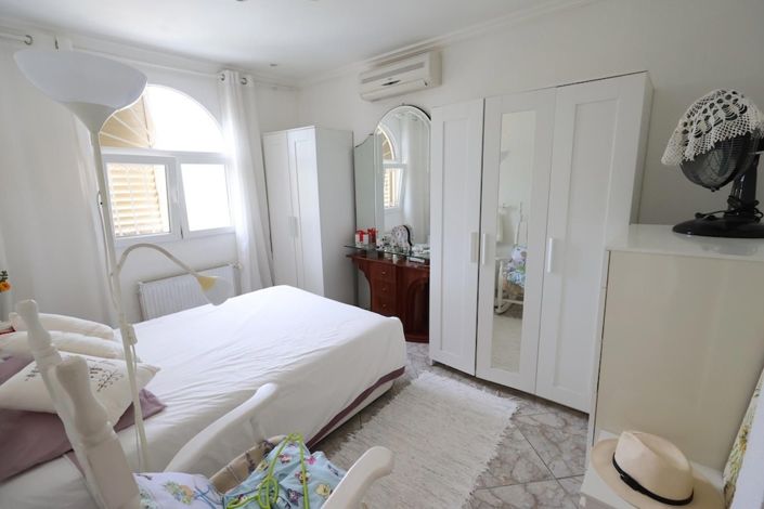 Image No.22-4 Bed Villa for sale