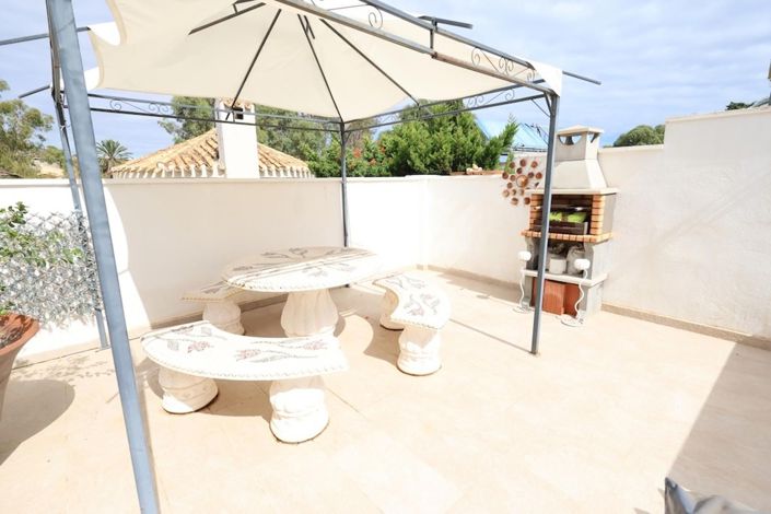 Image No.4-Villa de 4 chambres à vendre à Orihuela Costa