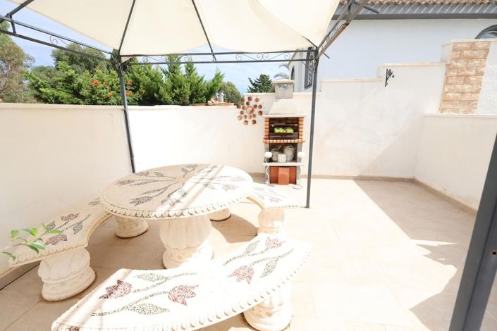 Image No.5-4 Bed Villa for sale