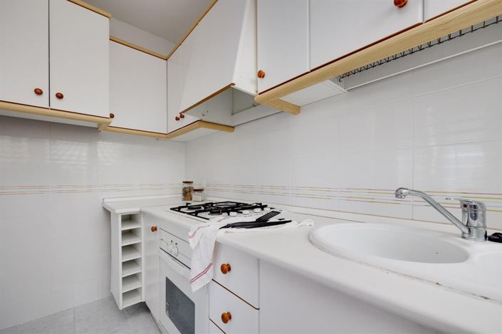 Image No.21-3 Bed House for sale