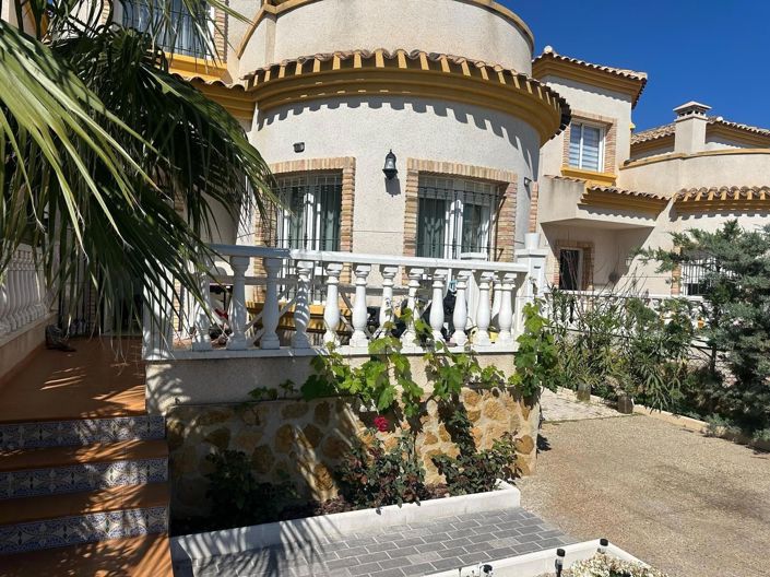 Image No.1-3 Bed Villa for sale