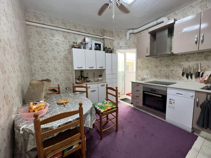 Image No.13-4 Bed Apartment for sale