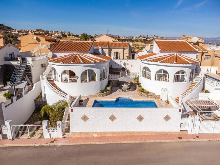 Image No.1-4 Bed Villa for sale