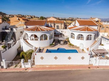4 Bed Villa for sale