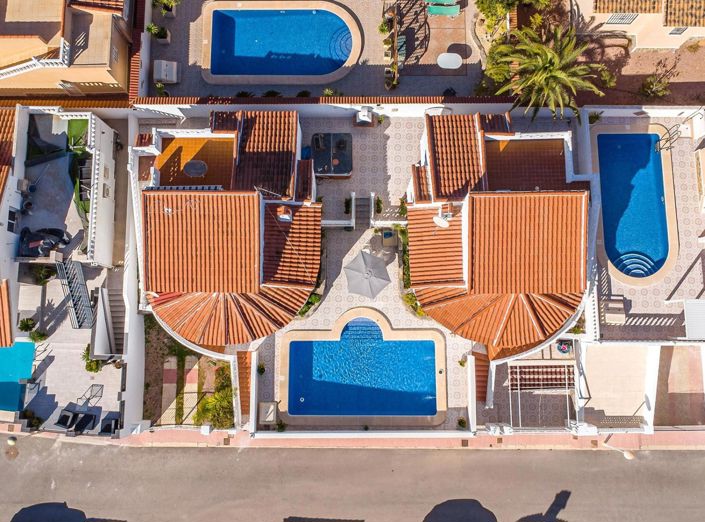 Image No.3-4 Bed Villa for sale