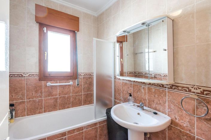 Image No.35-4 Bed Villa for sale