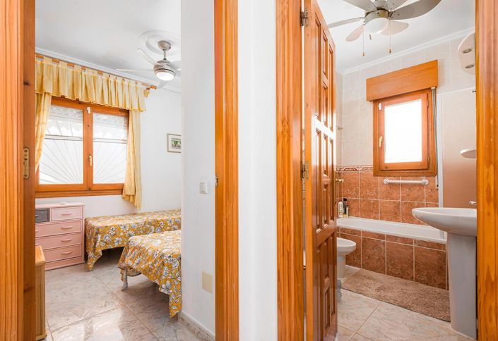 Image No.37-4 Bed Villa for sale