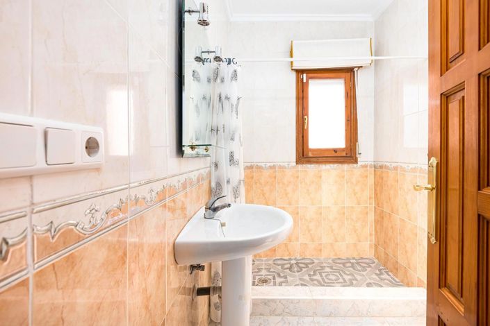 Image No.47-4 Bed Villa for sale