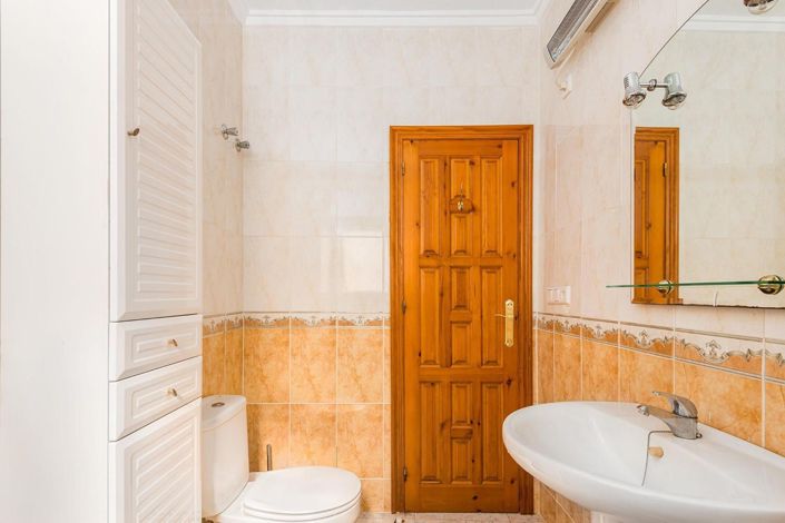 Image No.48-4 Bed Villa for sale