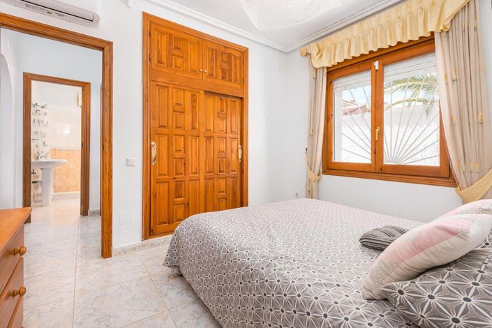 Image No.52-4 Bed Villa for sale