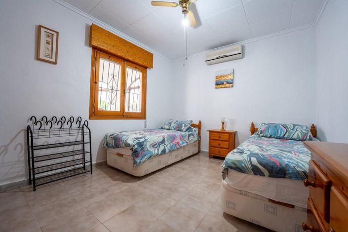 Image No.10-3 Bed Villa for sale