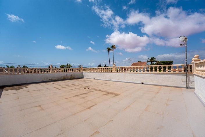 Image No.27-3 Bed Villa for sale