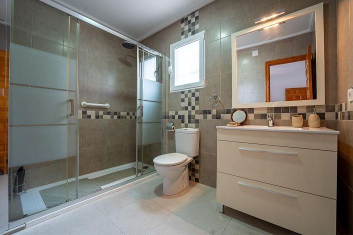 Image No.9-3 Bed Villa for sale