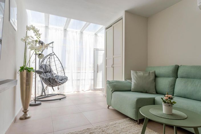 Image No.10-2 Bed House for sale