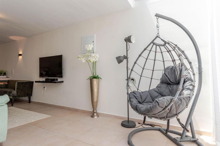 Image No.12-2 Bed House for sale