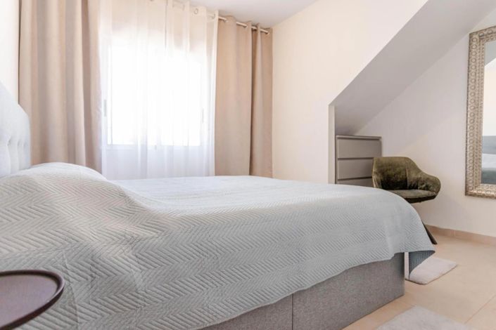 Image No.15-2 Bed House for sale