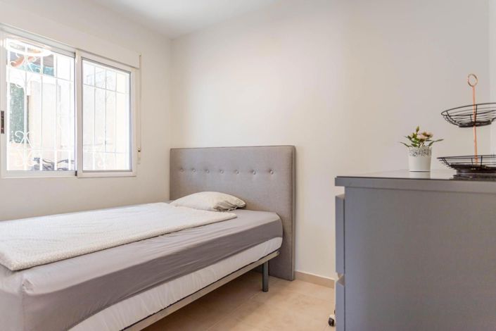 Image No.19-2 Bed House for sale