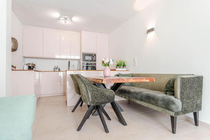 Image No.4-2 Bed House for sale