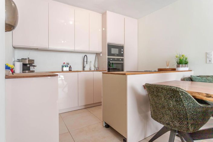 Image No.6-2 Bed House for sale